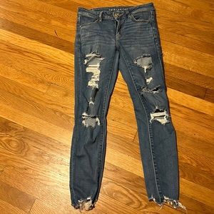 American Eagle Size 8 ripped skinny jean